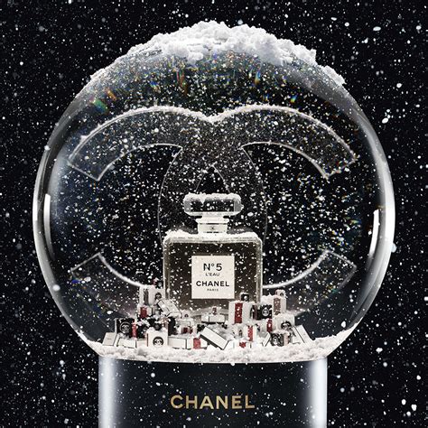 chanel schneekugel 2023|Lily.